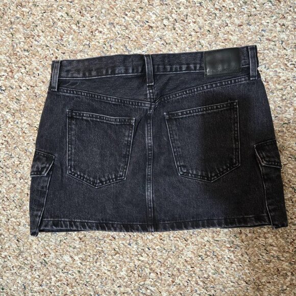 aritzia denim forum 90s cargo mini skirt - Picture 2 of 6